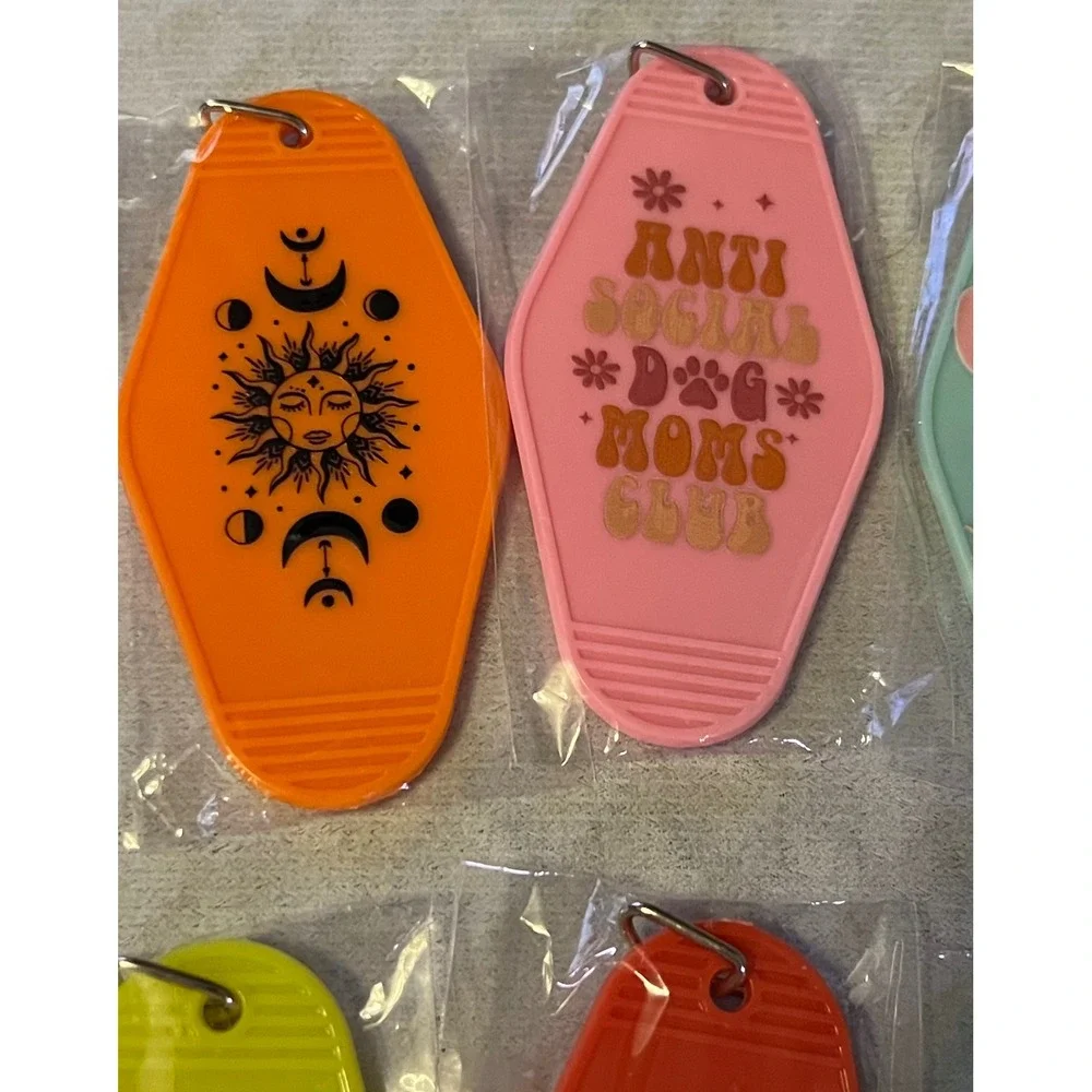 Set of 10 Motel‎ Style Keychain Set Women OS Multicolor New Retro Phrases Tags